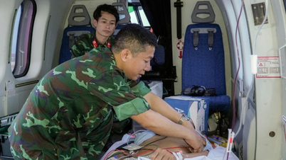 Vượt bão xuyên đêm đưa bệnh nhân bị chấn thương nặng từ đảo Thuyền Chài về đất liền điều trị