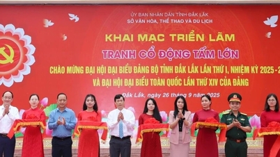 Khai mạc Triển lãm tranh cổ động tấm lớn chào mừng Đại hội đại...