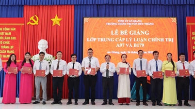 ພິທີປິດຊຸດຮຽນທິດສະດີການເມືອງລະດັບປານກາງ A97 ແລະ B179