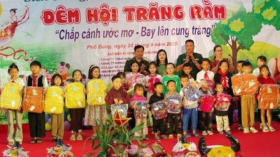 Biên cương đêm hội trăng rằm tại xã Phố Bảng
