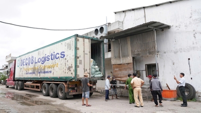 Tractor trailer carrying 30 tons of food of unknown origin discovered