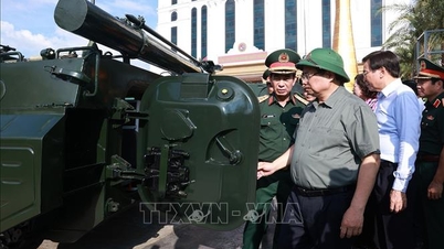 The Prime Minister worked with leaders of the Central Military Commission and the Ministry of National Defense on defense industry development.