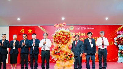 A Universidade Phan Thiet recebe quase 900 novos alunos para o novo ano letivo