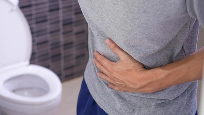 Man holds urine for a long time, bladder ruptures after falling