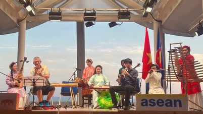 Musical bridge connecting countries