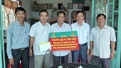 Vinh Trach បានចុះសួរសុខទុក្ខ និងផ្តល់អំណោយដល់ទាហានដែលរងរបួស ថៃ ថាញ់ថាង