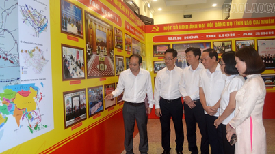 Thematische Ausstellung „Sozioökonomische Erfolge der Provinz Lao Cai im Zeitraum 2020 – 2025“ zur Begrüßung des 1. Kongresses des Parteikomitees der Provinz Lao Cai, Amtszeit 2025 – 2030