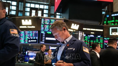 S&P 500 and Nasdaq end three-week winning streak