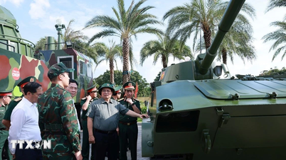 The Prime Minister worked with the Central Military Commission and the Ministry of National Defense on the defense industry.
