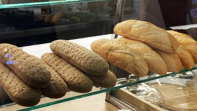 Emergency room visit after eating bread in HCMC: 65 students have unusual symptoms