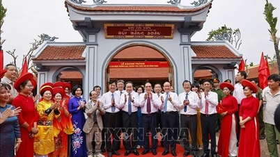 พิธีเปิดอนุสรณ์สถานประธานรัฐสภาถาวร บุยบังดวน