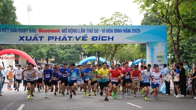 អត្តពលិកជាង 3,000 នាក់បានចូលរួមជុំចុងក្រោយនៃកម្មវិធីរត់កាសែតហាណូយម៉ី - ដើម្បីសន្តិភាព