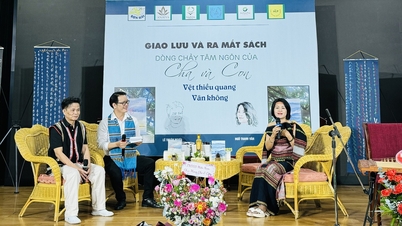 ប្រធានសមាគមអ្នកនិពន្ធទីក្រុងហូជីមិញ Bich Ngan ជូនពរអ្នកនិពន្ធ 'Van Khong' បន្ត... ឯកា