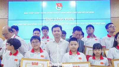 លេខាធិការសហភាពយុវជនកណ្តាល ប្រគល់ប័ណ្ណសរសើរដល់សិស្សានុសិស្សដែលមានស្នាដៃពិសេសនៅ AIMO 2025