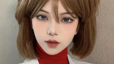 Cosplay Ai Haibara phiên bản trưởng thành gây sốt mạng