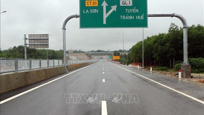 嵐10号への対応：交通警察は高速道路を走行する際の安全確保を推奨
