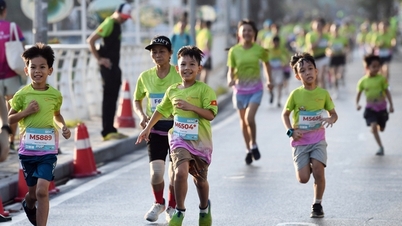 Vietnam Havayolları'nın "Aşk İçin Koşun" yarışında yaklaşık 2.000 sporcu yarıştı