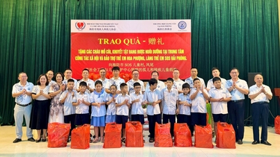 ចែកអំណោយដល់ជនពិការ និងកុមារកំព្រា