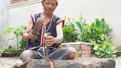 The "fire keepers" of traditional handicrafts in the village