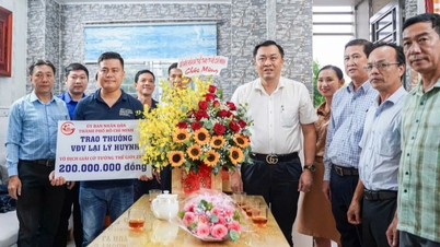 ប្រាក់រង្វាន់ 300 លានដុងសម្រាប់ជើងឯកអុកពិភពលោក Lai Ly Huynh