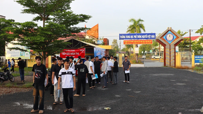Chấn chỉnh việc sắp xếp giáo viên tại một trường THPT ở Cà Mau