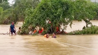 Rescued 6 people in a family from the flood