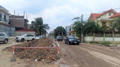 232 de gospodării au primit bani și au predat șantierul pentru proiectul de construcție a podului peste râul Hoa.