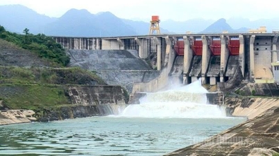 At 8:00 p.m. tonight, Tuyen Quang Hydropower Reservoir opens one bottom spillway gate.