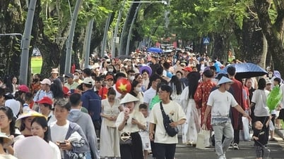 Geschäftige Spätsommer-Touristensaison kurbelt Wirtschaft in Ho-Chi-Minh-Stadt und Da Nang an
