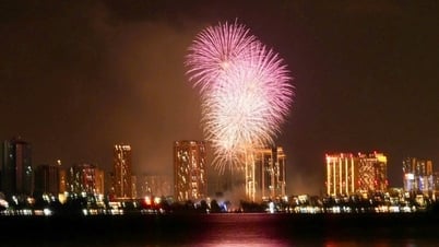 Pháo hoa rực sáng bầu trời Hà Nội mừng 80 năm Cách mạng Tháng Tám và Quốc khánh 2/9