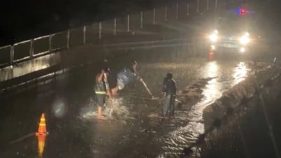 Nisipul vărsat pe autostrada Vinh Hao-Phan Thiet a provocat aglomerație...