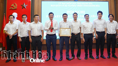 Dewan Manajemen Proyek Pembangunan Provinsi memberikan pujian kepada 12 kolektif dan individu dalam gerakan emulasi patriotik