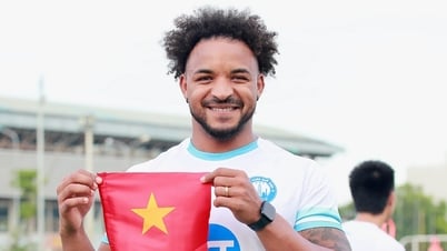 Xuan Son se vrací do Vietnamu a přináší skvělé zprávy trenérovi Kim Sang Sikovi
