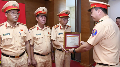 Polisi Lalu Lintas Gia Lai mendapat pujian atas prestasi luar biasa mereka dalam menjalankan tugasnya A80