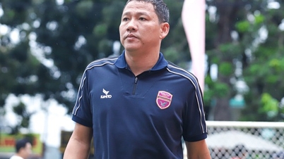 Japanese coach replaces Anh Duc, sits in the "hot seat" of Becamex TP HCM Club