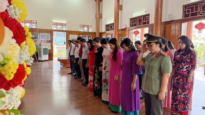 Nghe An megemlékezik Nguyễn Thi Minh Khai női forradalmár 115. születésnapjáról.