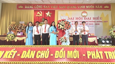 Huong Thuy៖ អត្រាគ្រួសារក្រីក្រក្នុងសង្កាត់ទាំងមូលបានថយចុះមកត្រឹម ០,៣២%។
