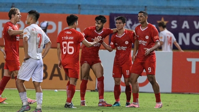 តារាងបាល់ទាត់ V-League ចុងក្រោយ៖ ការប្រយុទ្ធដ៏ធំសម្រាប់ជើងឯក និងការកាត់ចោល គ្រូបង្វឹកមួយចំនួននឹងបាត់បង់កៅអីរបស់ពួកគេ!