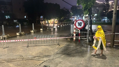 Running through the night from flood in Thuc Phan ward - Cao Bang Electronic Newspaper