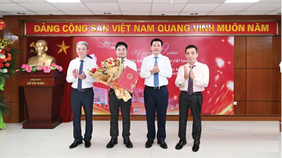 កាសែតឧស្សាហកម្ម និងពាណិជ្ជកម្ម៖ 80 ឆ្នាំនៃប្រវត្តិសាស្រ្តមោទនភាព