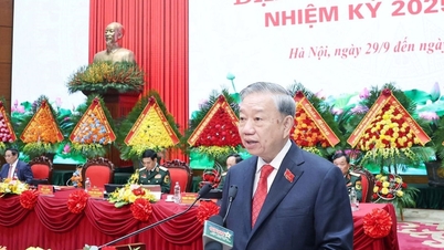 គណៈកម្មាធិការបក្សនៃកងទ័ព និងកងទ័ពទាំងមូល "រួបរួមសាមគ្គីភាព បង្រួបបង្រួមឆន្ទៈ បង្រួបបង្រួមទេពកោសល្យ បង្រួបបង្រួមកម្លាំង"