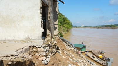 Após a tempestade, as casas dos moradores da comuna de Con Cuong foram "devoradas" pelo rio.