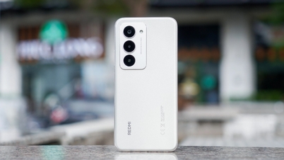 مراجعة هاتف REDMI 15: شاشة كبيرة وبطارية قوية ولكنه يفتقر إلى اتصال 5G