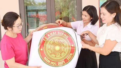 Merayakan 80 tahun tradisi di sektor Pendidikan dan upacara pembukaan khusus