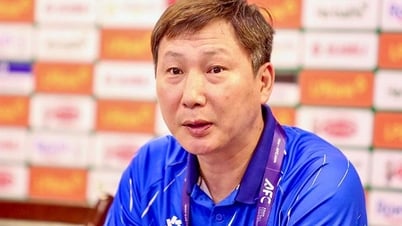 El entrenador Kim Sang-sik no está satisfecho porque Vietnam Sub-23 solo marcó 2 goles contra Bangladesh Sub-23.
