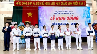 Phó Chủ tịch UBND tỉnh Nguyễn Hữu Quế dự lễ khai giảng năm học mới tại Trường Trung học cơ sở Nguyễn Du