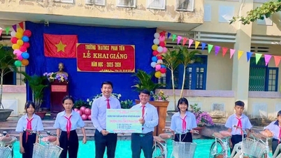 Lebih dari 200 juta VND untuk melaksanakan Program "Sayap Impian - Mendukung Sekolah"