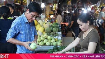 Nhộn nhịp mua sắm lễ rằm tháng Bảy