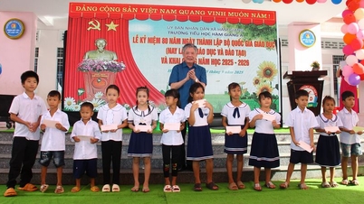 Học sinh Vĩnh Long bước vào năm học mới