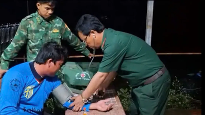 Ca Mau: Menyelamatkan 4 pelaut setelah berjam-jam terombang-ambing di laut